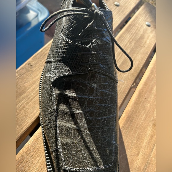 Men’s shoe black and grey is